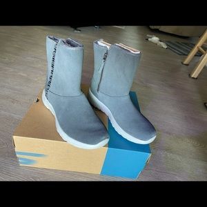 Skechers gray, new boots, size 9.
